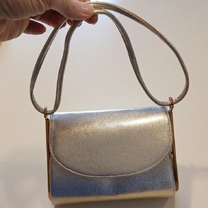 VINTAGE Ande` Brand Gold Metallic fabric Handbag.
